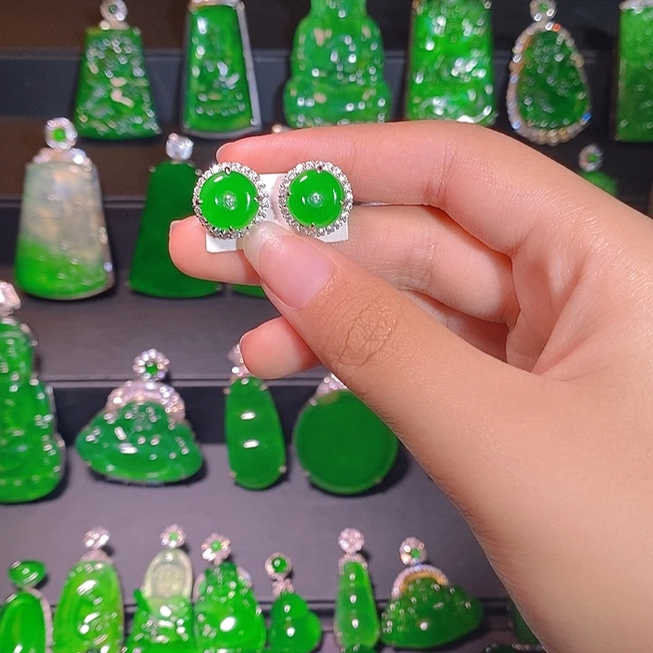 翡翠未镶嵌耳饰yy