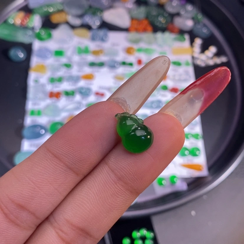 【闪购商品】翡翠挂件未镶嵌葫芦