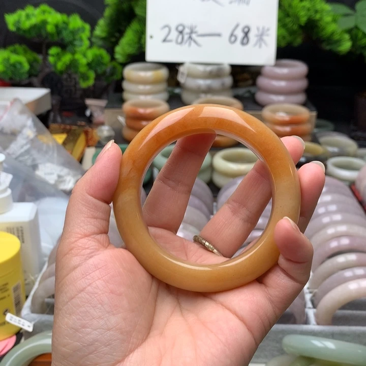 石英质玉（佘太翠）未镶嵌手镯59.8