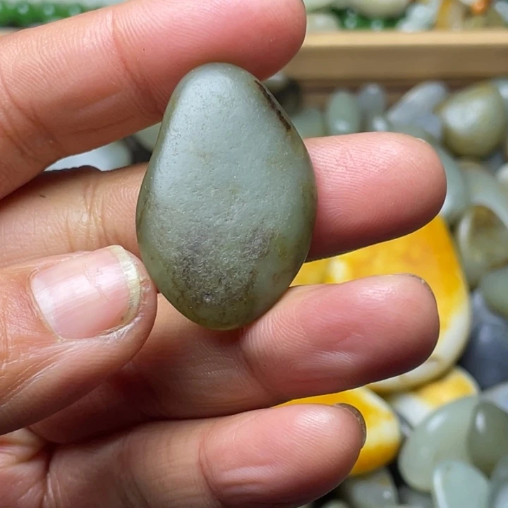 和田玉未镶嵌珠宝半成品