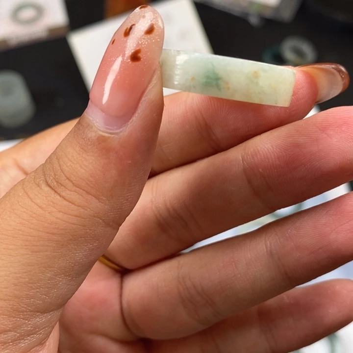 安***）翡翠未镶嵌戒指016