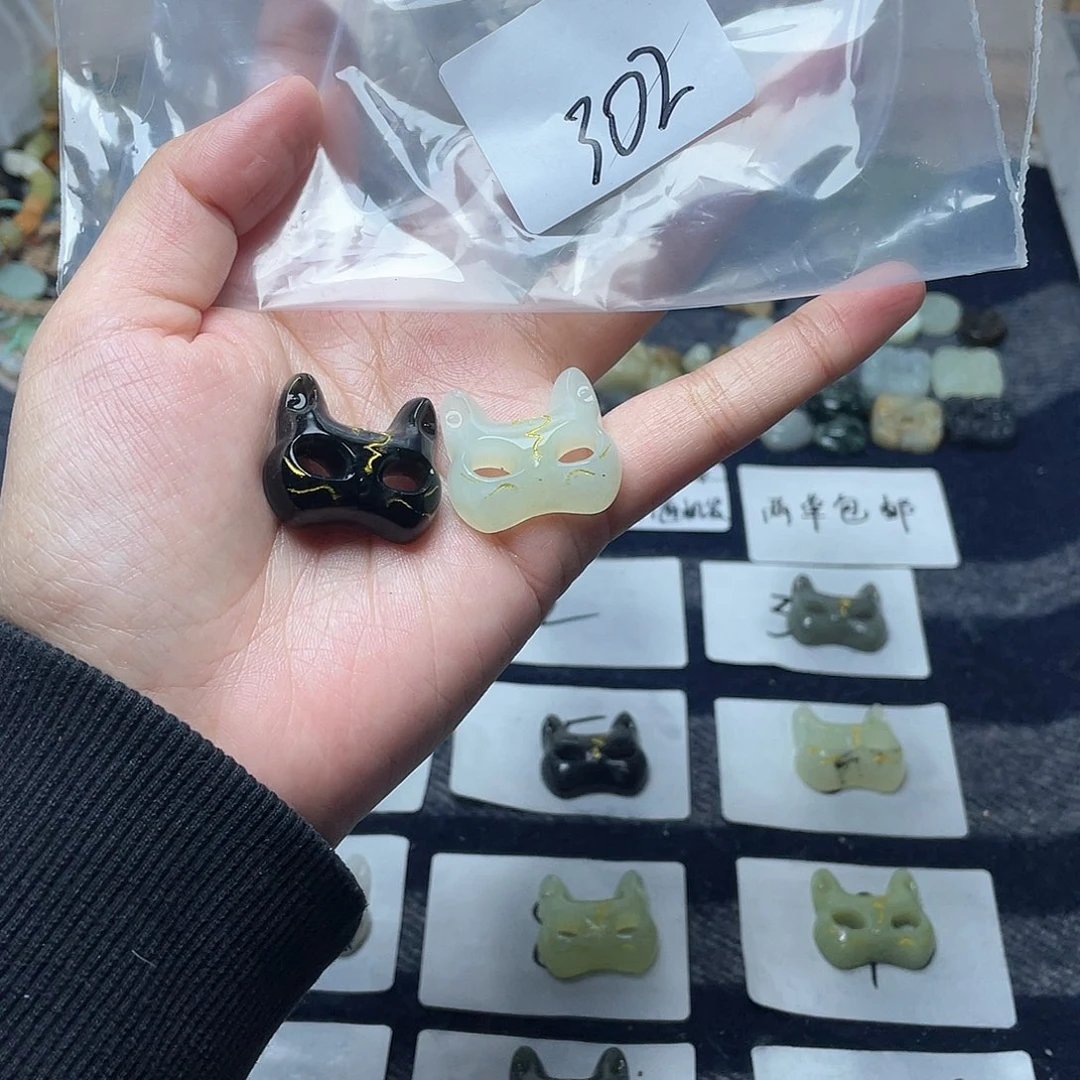 蛇纹石玉颈饰未镶嵌猫*荷