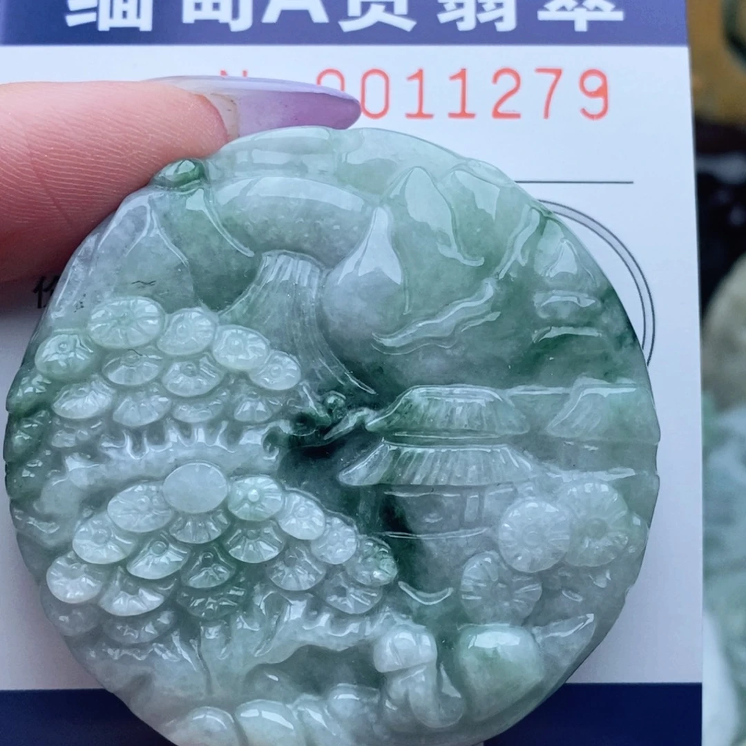 吊坠(不含链)未镶嵌翡翠