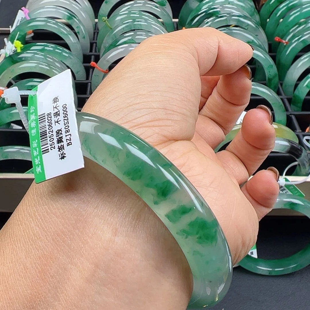 未镶嵌手镯石英质玉