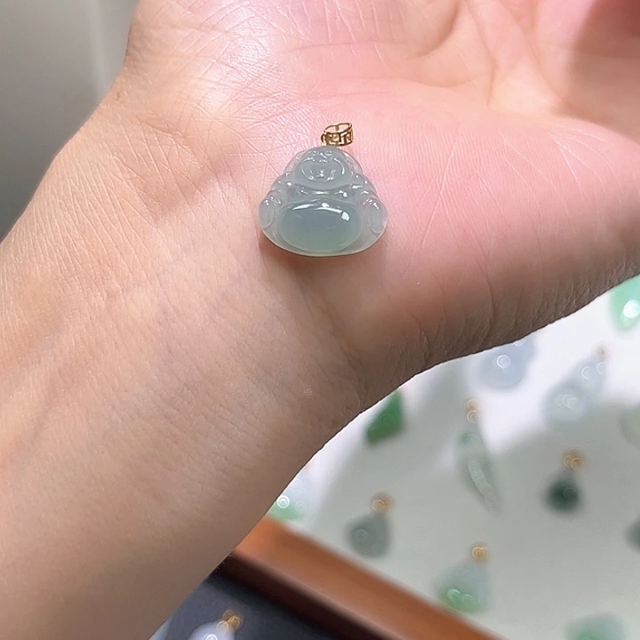 颈饰18K金镶嵌翡翠