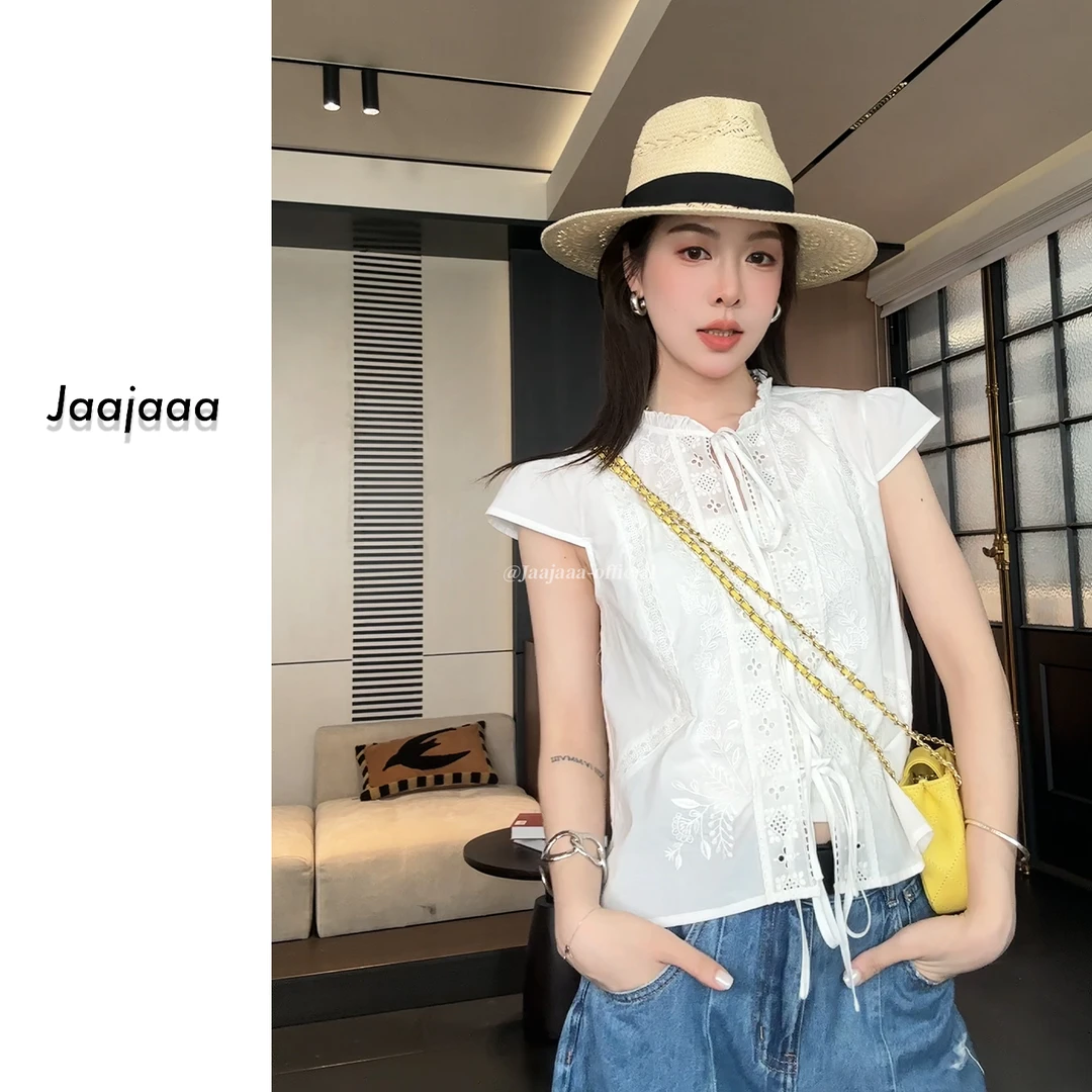Jaajaaa岛屿留白  小众休闲百搭时尚镂空刺绣蝴蝶结短袖衬衫/ABGH