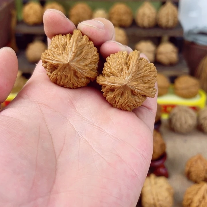 桃核吊坠嘎嘎精对玉龙粗筋