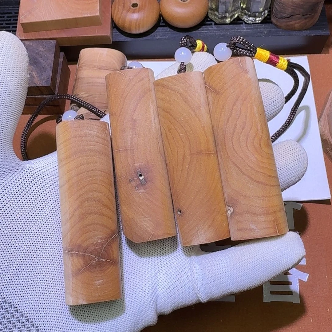 檀香木老山檀香横纹小手把件