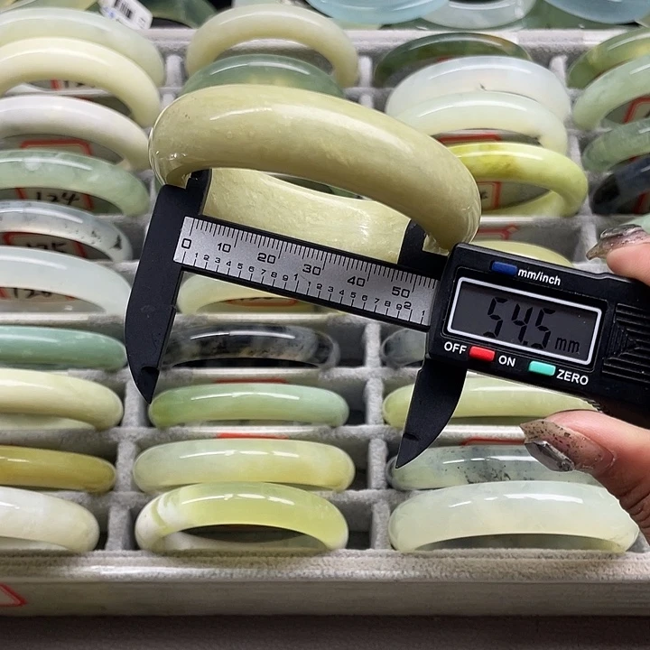 蛇纹石玉未镶嵌手镯145