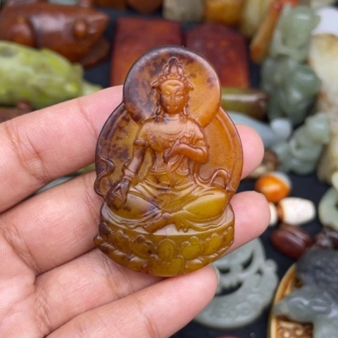 蛇纹石玉未镶嵌颈饰95