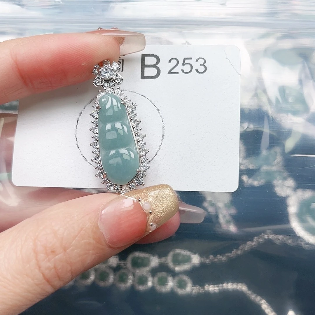 翡翠颈饰未镶嵌翡翠253
