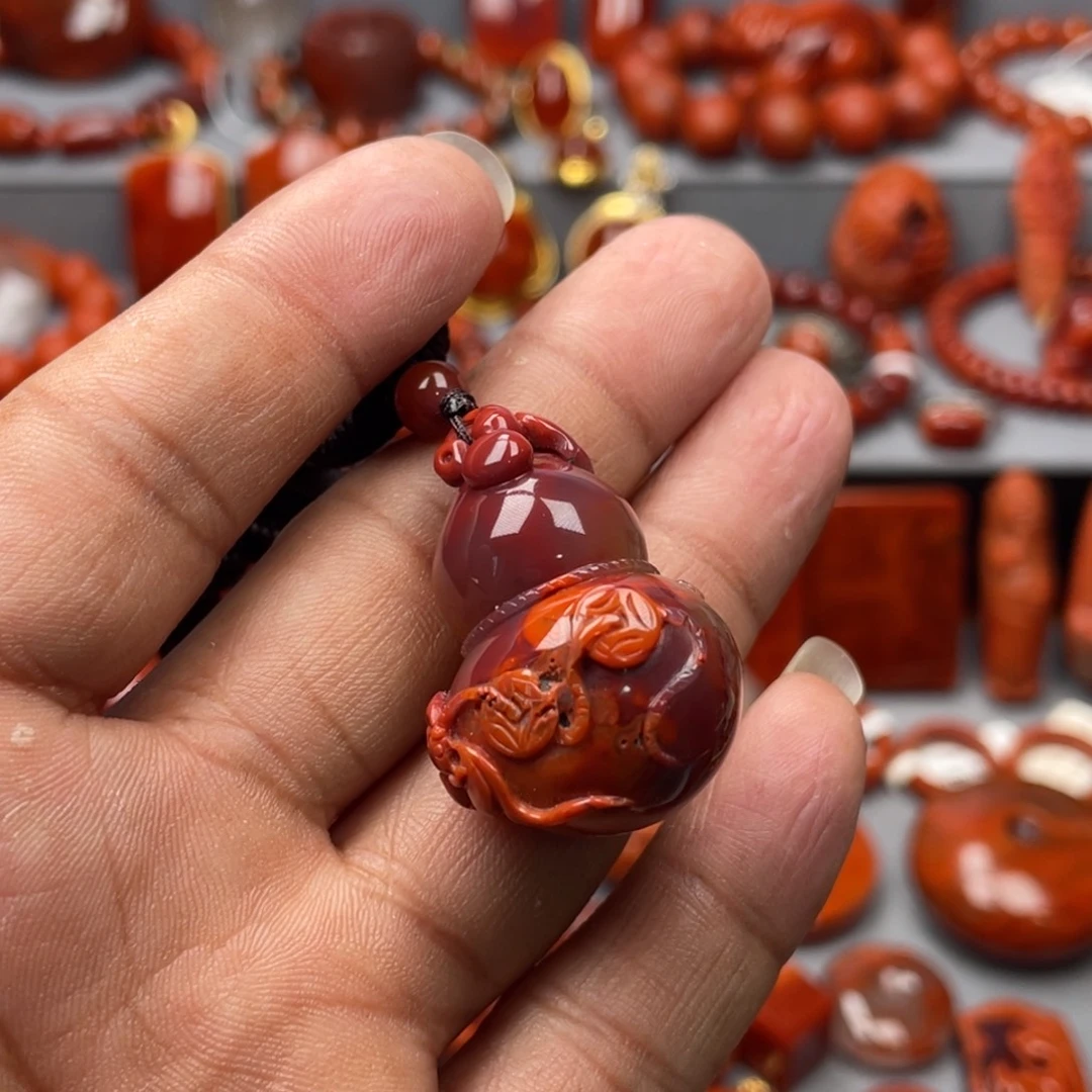 南红玛瑙未镶嵌珠宝奇石吊坠