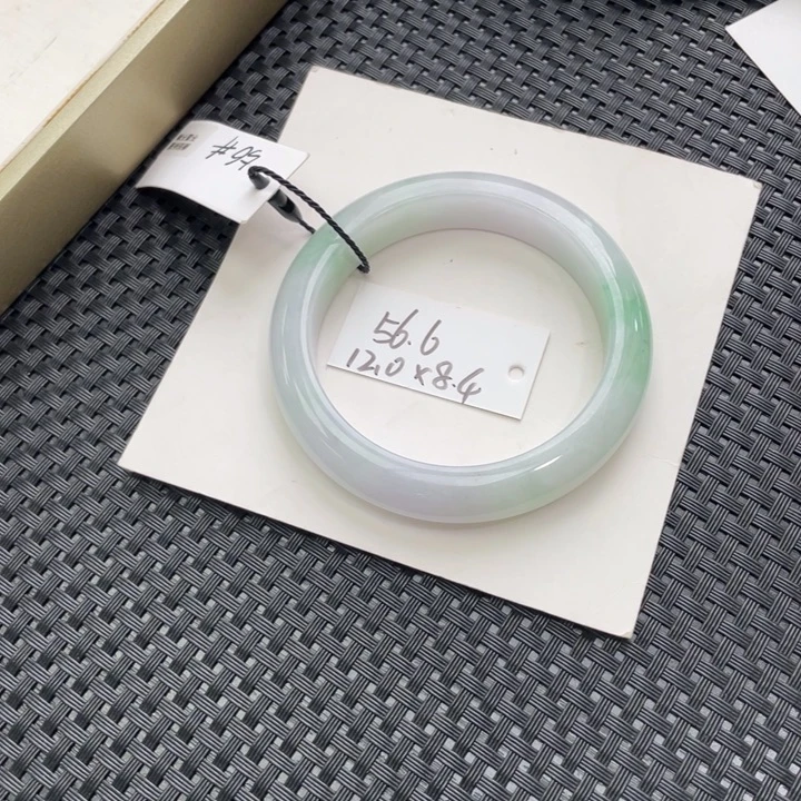 未镶嵌手镯翡翠翡翠手镯56:57 白底清 有乌鸡花，介意勿拍！完美