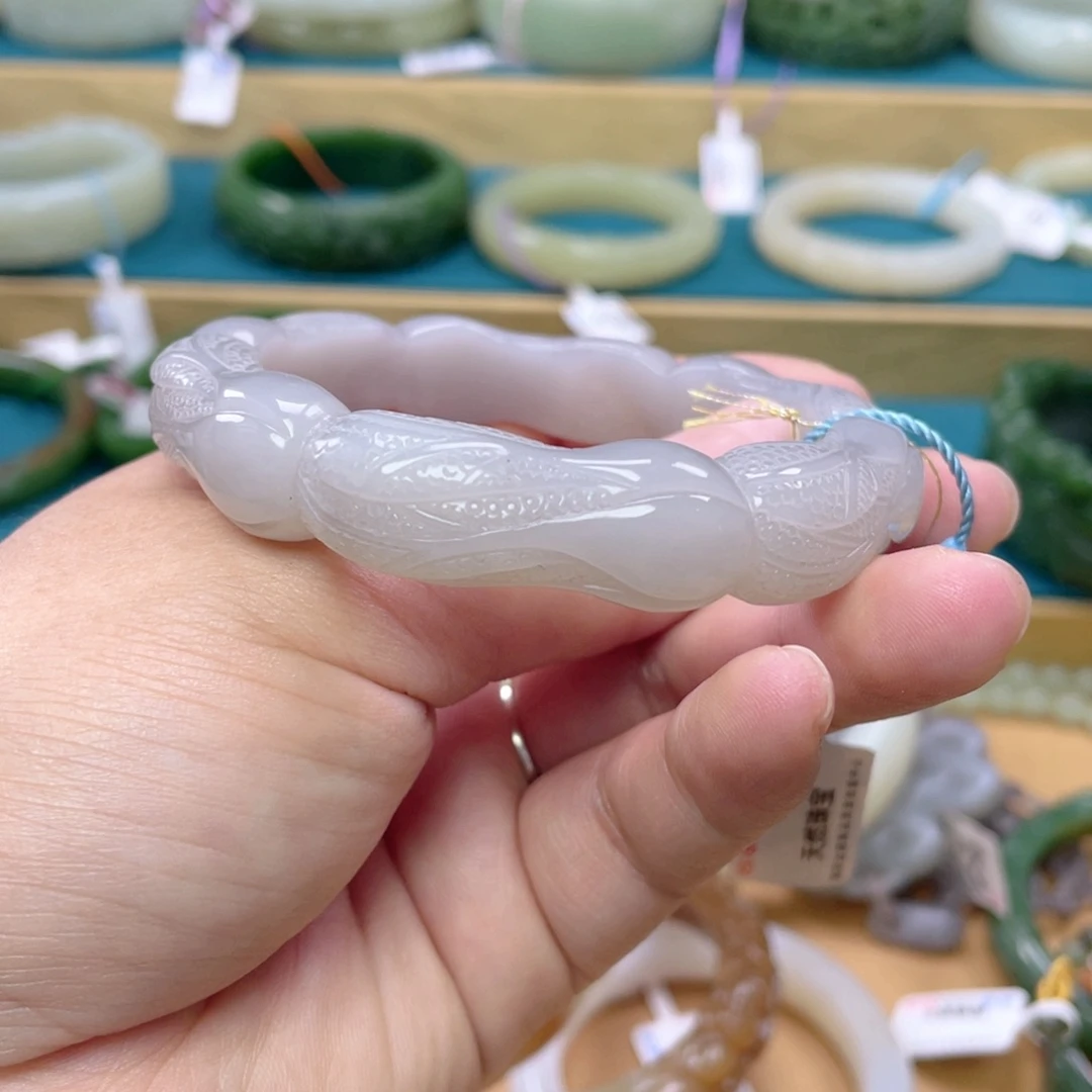 和田玉手镯未镶嵌108