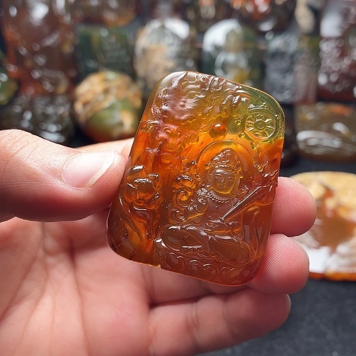 琥珀未镶嵌颈饰92