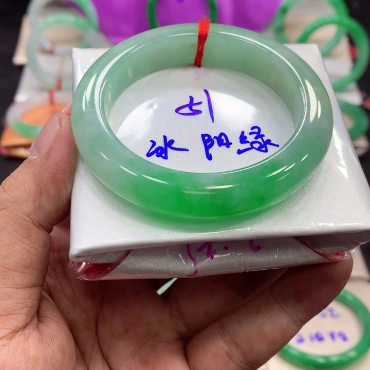 翡翠未镶嵌手镯翡翠
