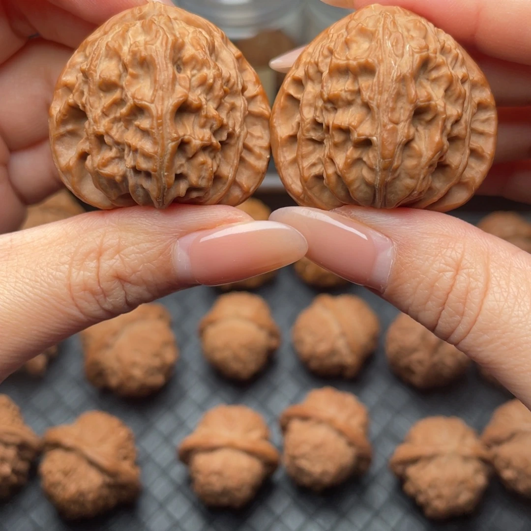 吊坠文玩核桃三角白38