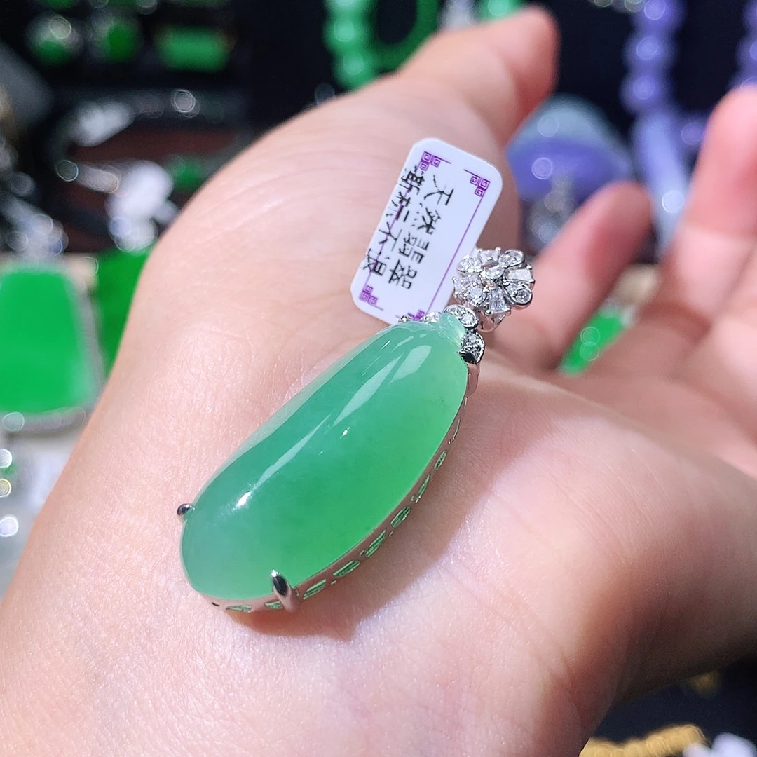 翡翠18K金镶嵌吊坠(不含链)