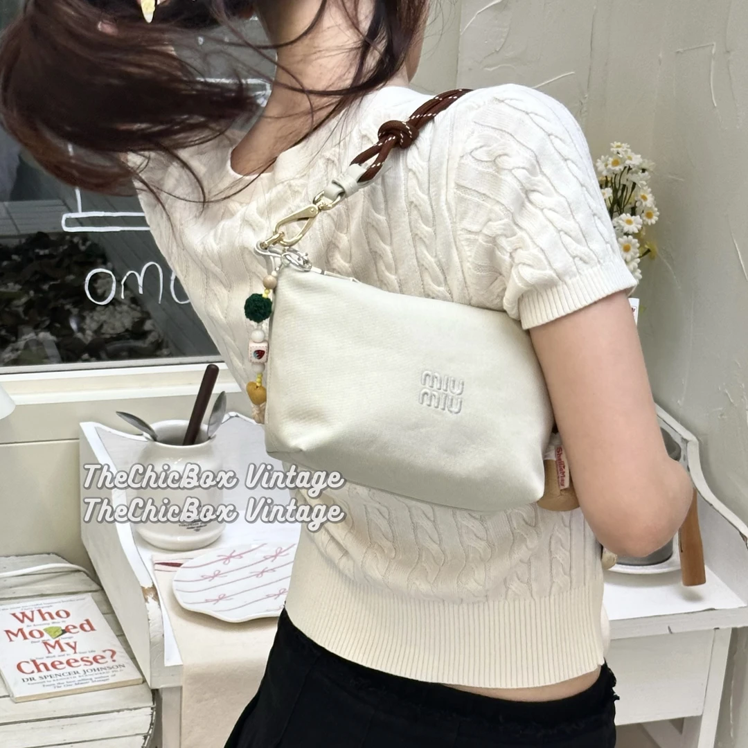 95新 MIU MIU/缪缪 只盒/新款奶油白冲浪绳单宁饭盒包
