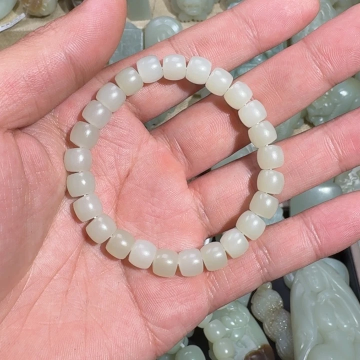 和田玉颈饰未镶嵌搬**记