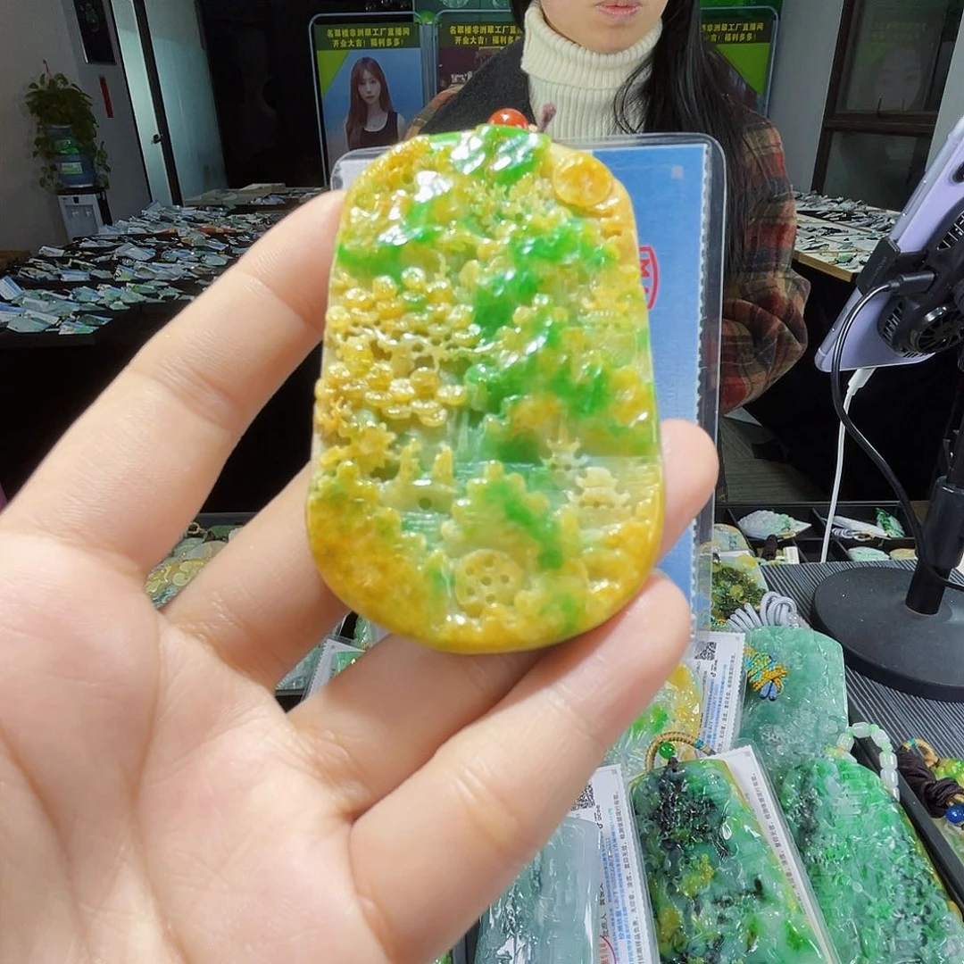 颈饰未镶嵌翡翠一