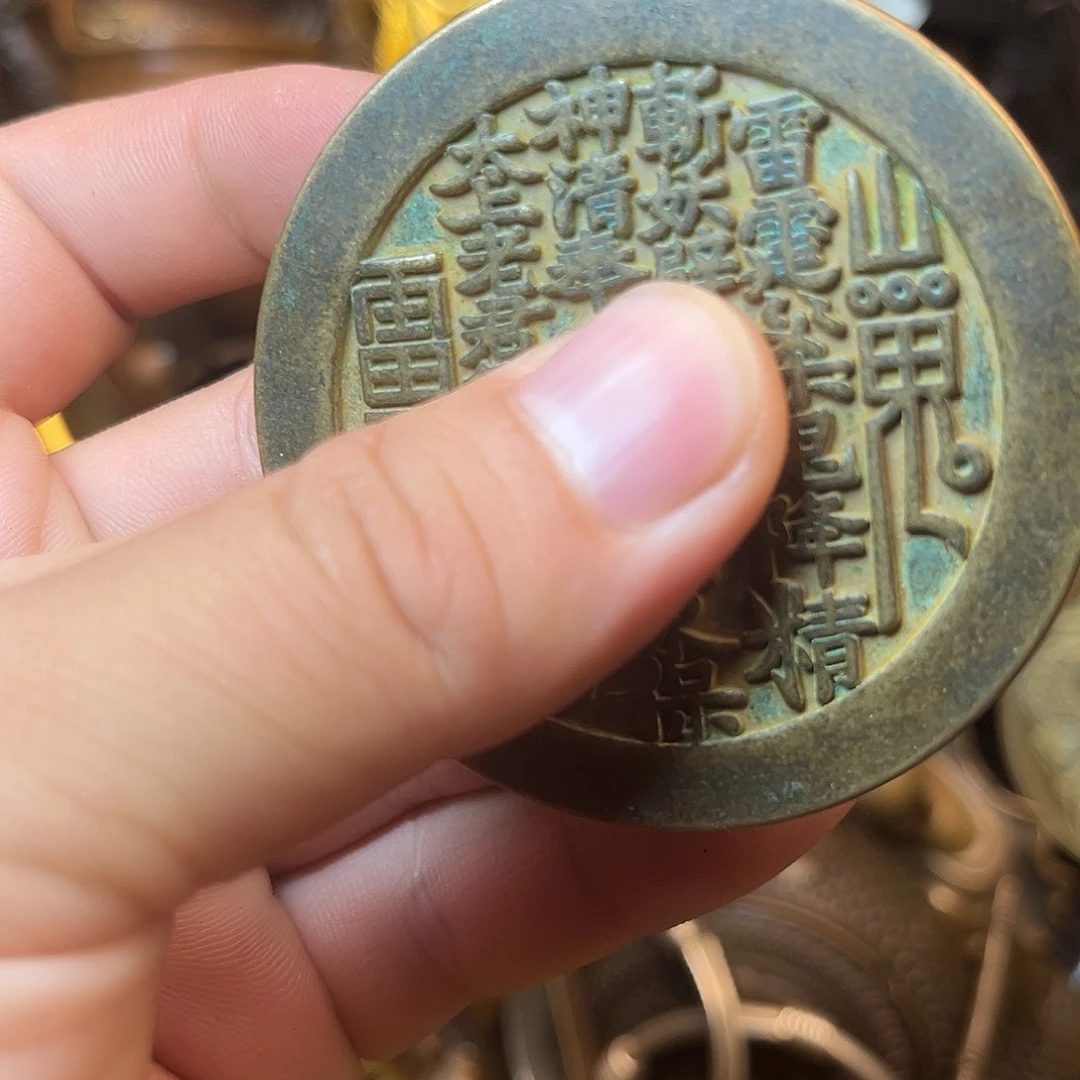 精美铜器工艺品等