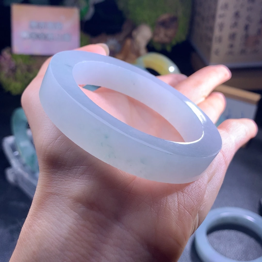 定制翡翠未镶嵌手镯