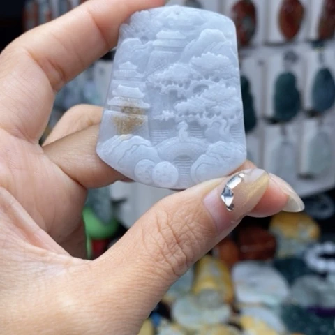 翡翠颈饰未镶嵌翡翠