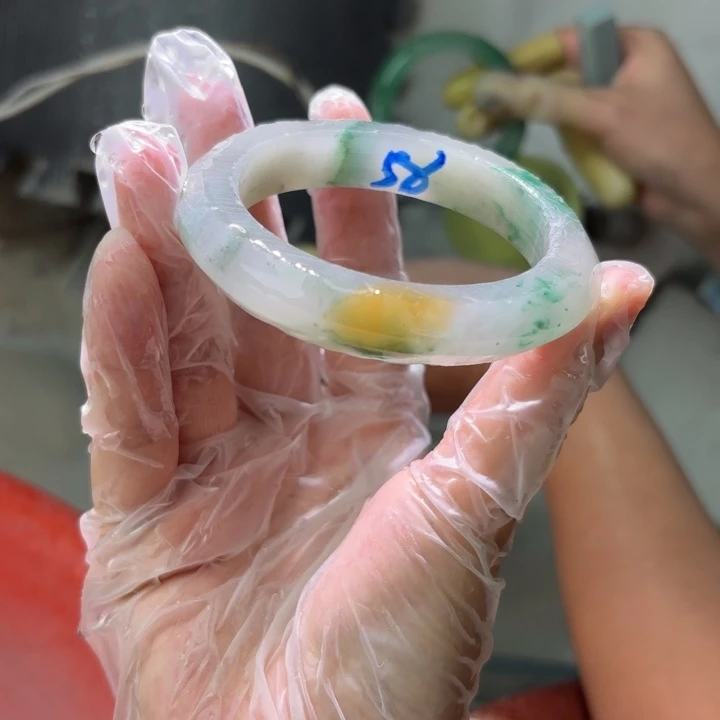 夕***️石英质玉（非洲翠）手镯未镶嵌定制