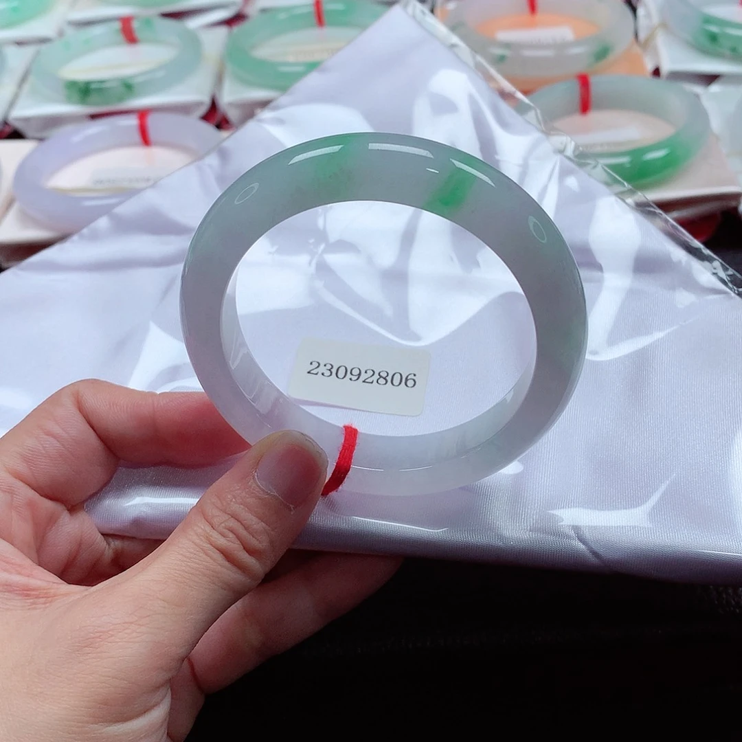 翡翠手镯未镶嵌天然A货翡翠手镯