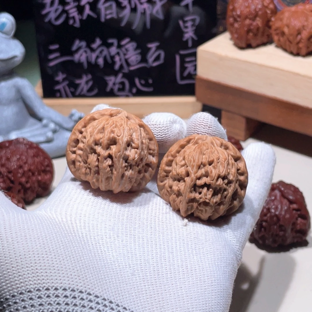 把件文玩核桃白狮子2090，3836