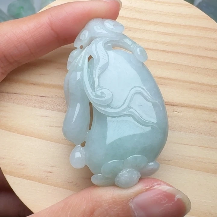 翡翠未镶嵌颈饰吊坠