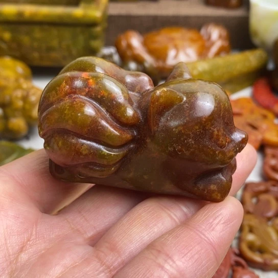 蛇纹石玉足铂镶嵌颈饰18