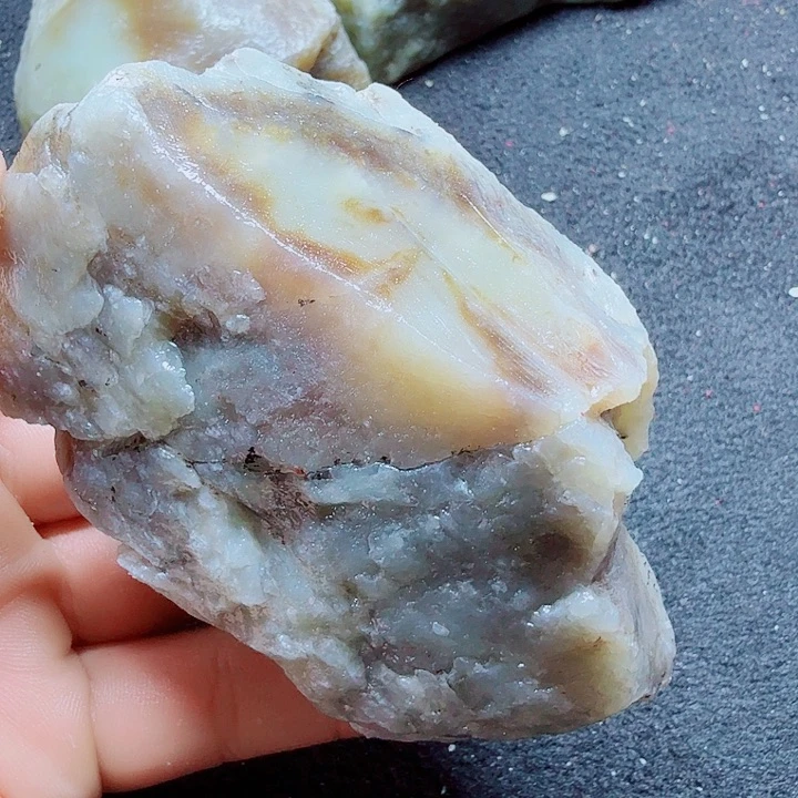 未镶嵌和田玉（糖玉）珠宝半成品
