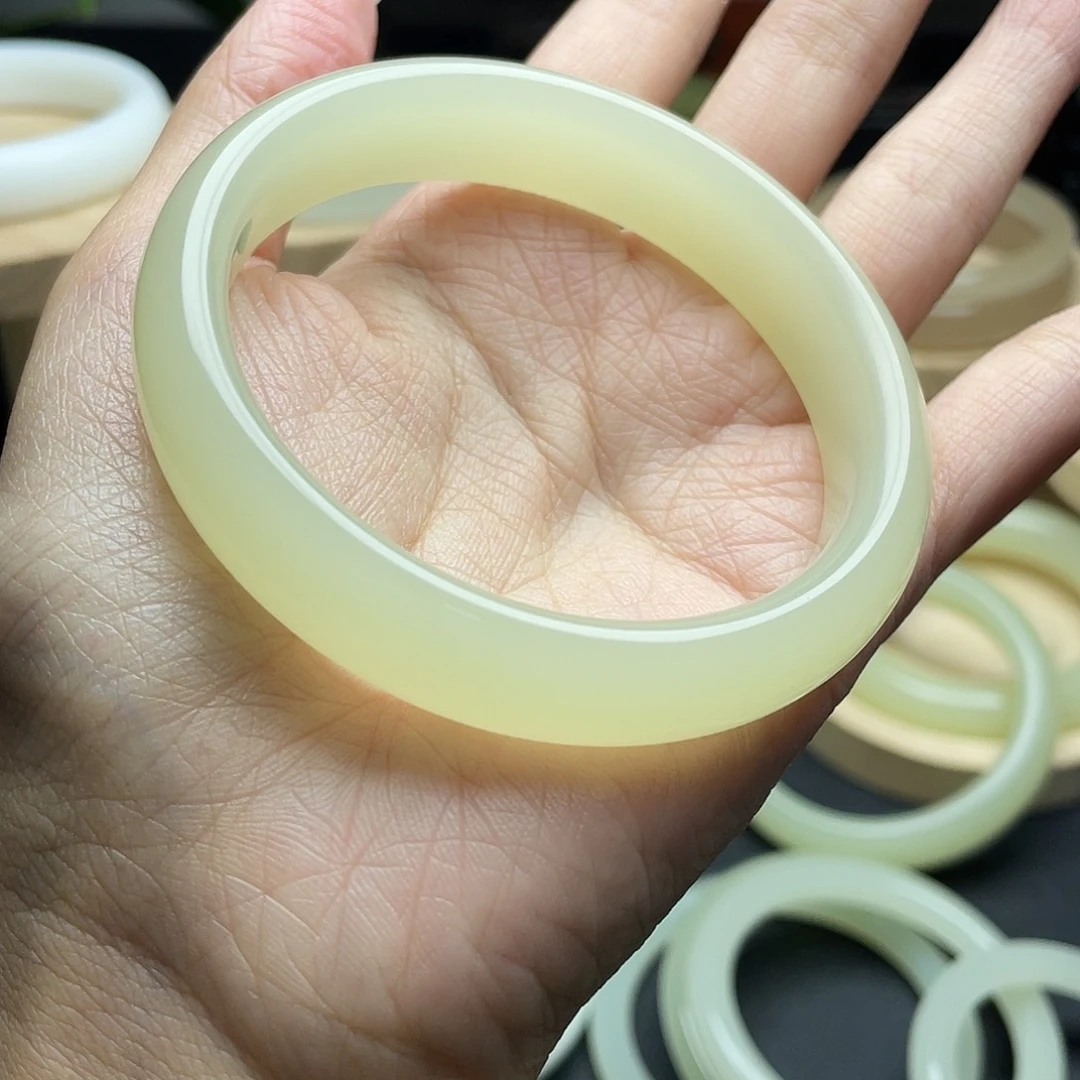 ℒ***º55➕正圈蜂蜜水手镯