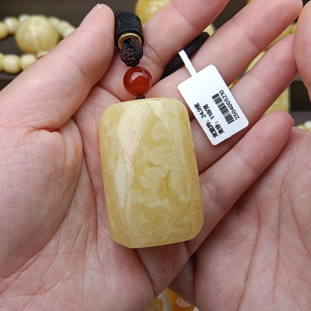 未镶嵌吊坠(不含链)蜜蜡342白花蜡无事牌