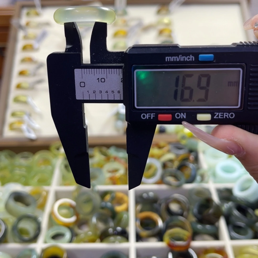 蛇纹石玉未镶嵌手镯62