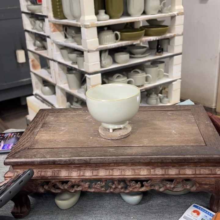 摆件月白釉手拉支烧慧定杯