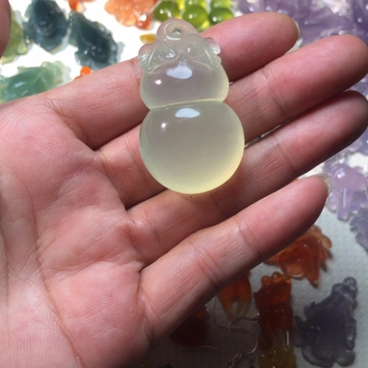 蛇纹石玉未镶嵌耳坠挂件