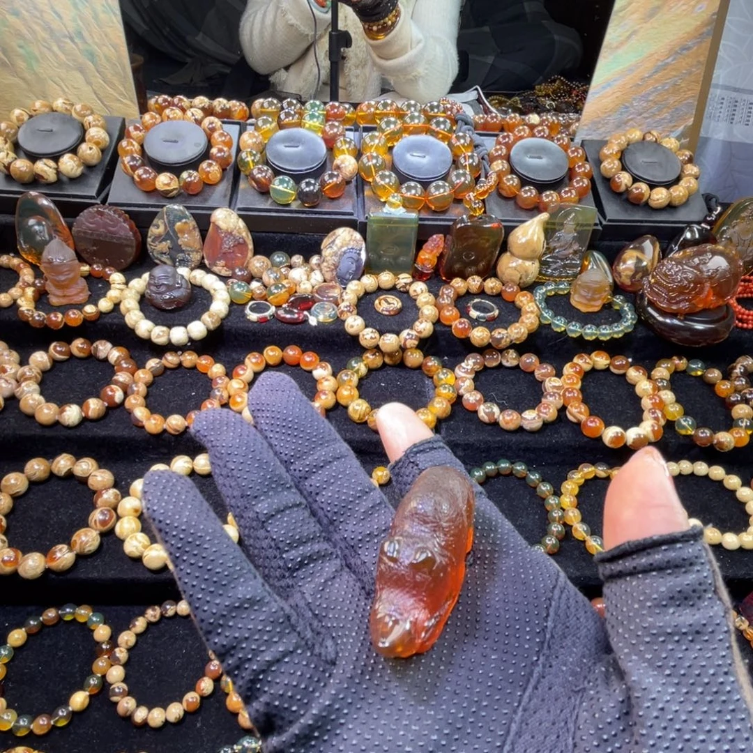 琥珀未镶嵌手串象神