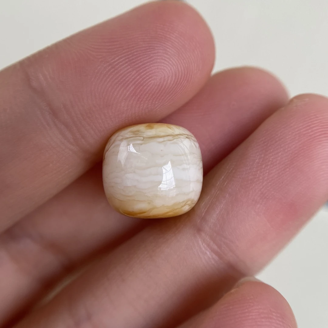 蜜蜡沁色千层虎皮老型配饰12.7×11.8mm,无优化保天然,花纹够满