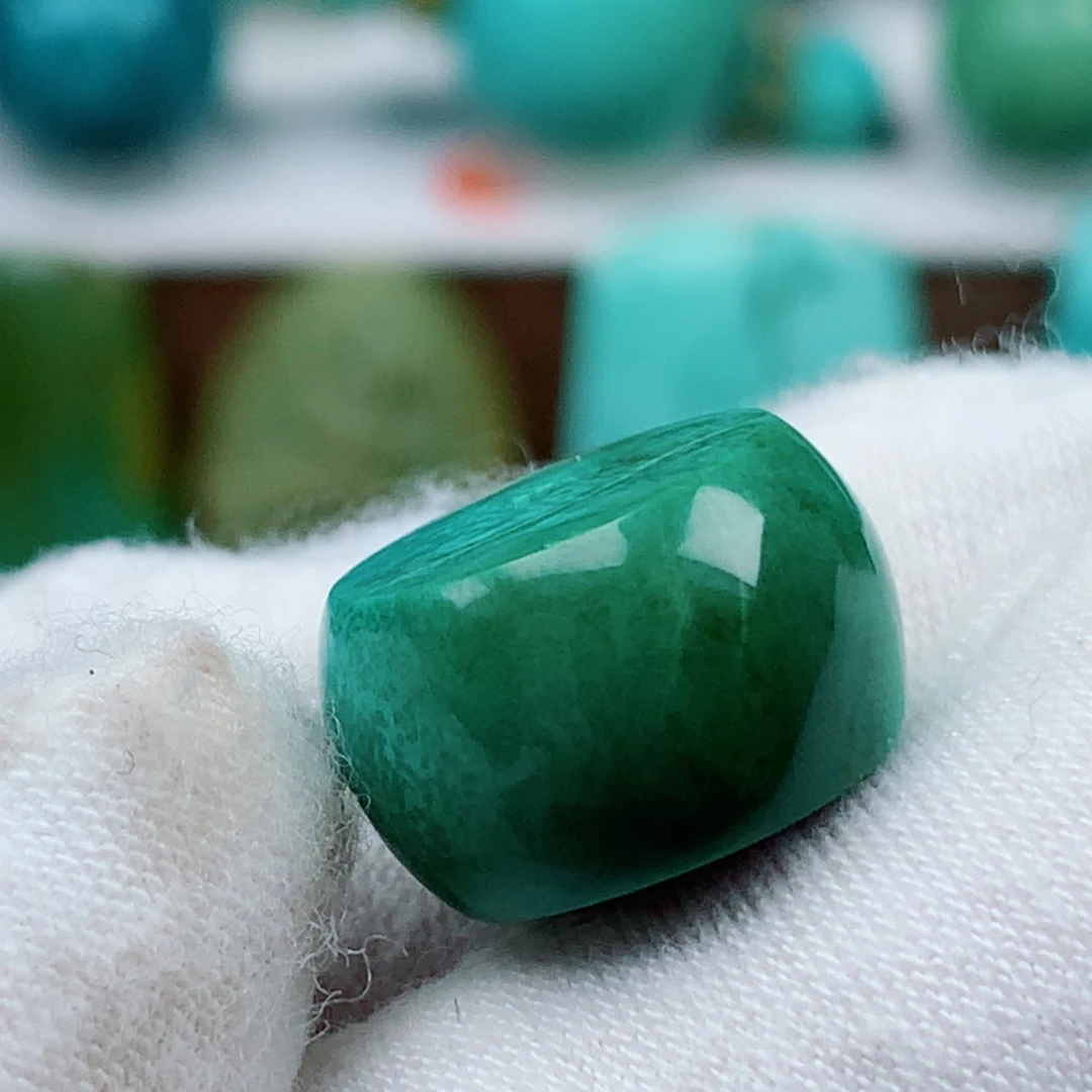 南红玛瑙未镶嵌珠宝奇石