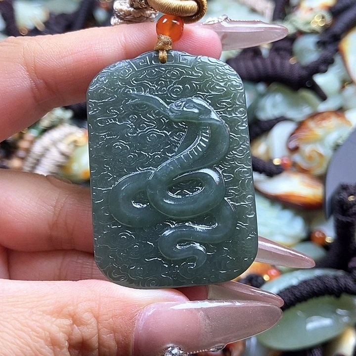 和田玉颈饰未镶嵌双面