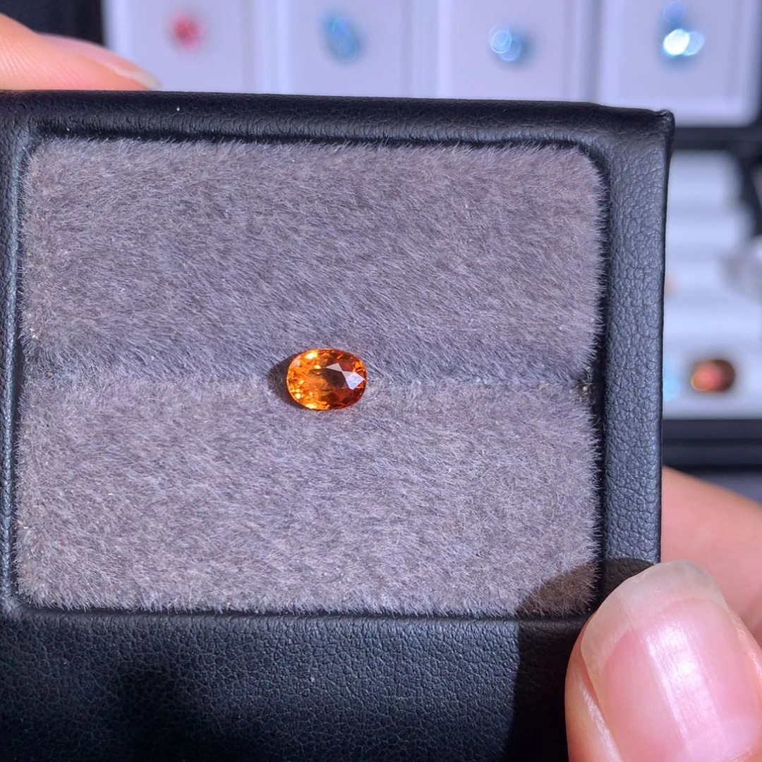 未镶嵌珠宝半成品石榴石（芬达石）0.98ct