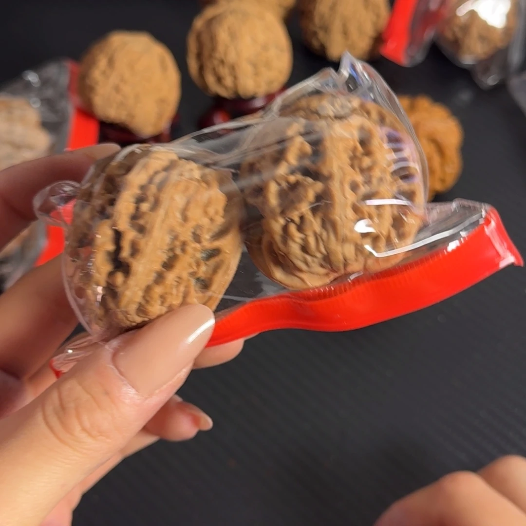 嗳***伱文玩核桃吊坠油罐子哈哈哈哈哈哈哈哈哈