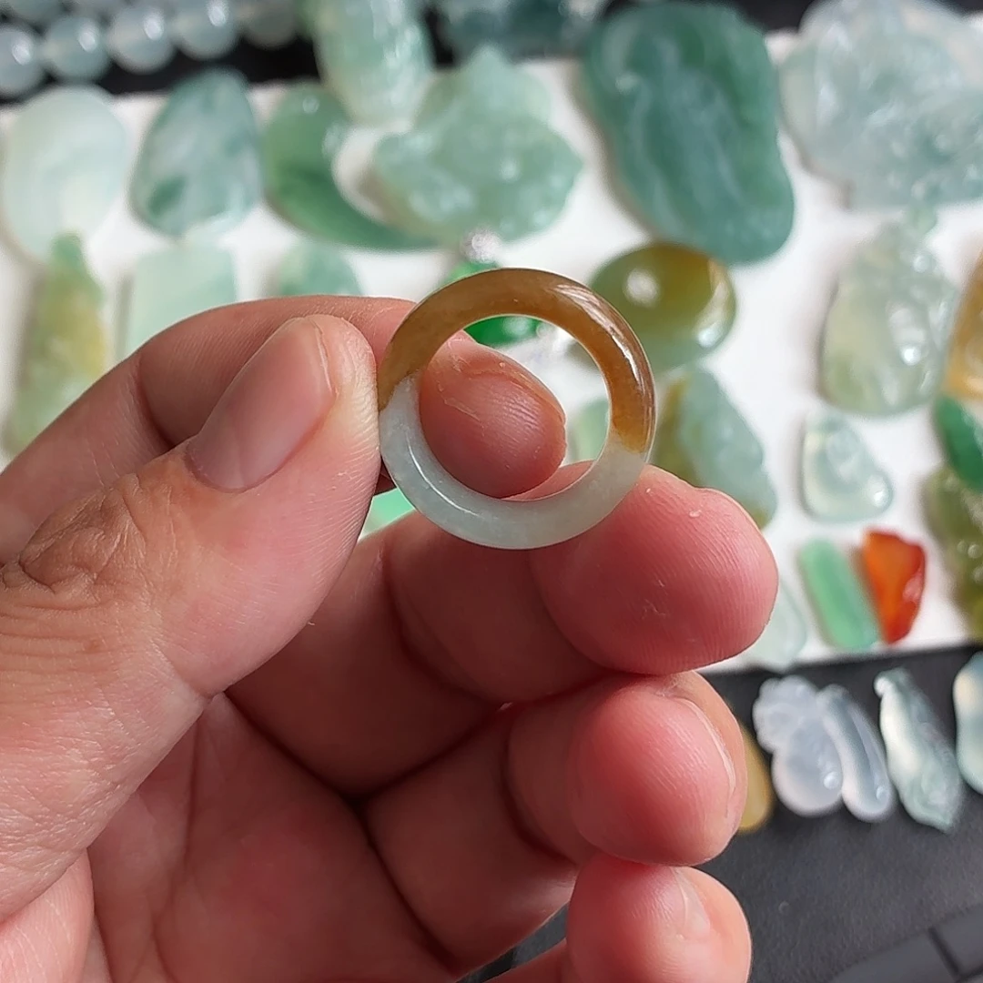 定制翡翠未镶嵌戒圈