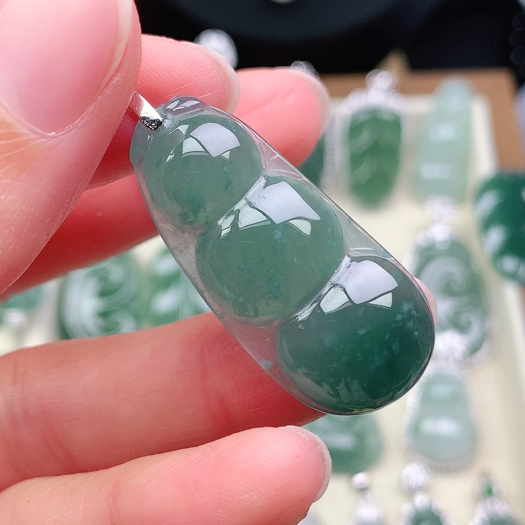 翡翠未镶嵌颈饰吊坠