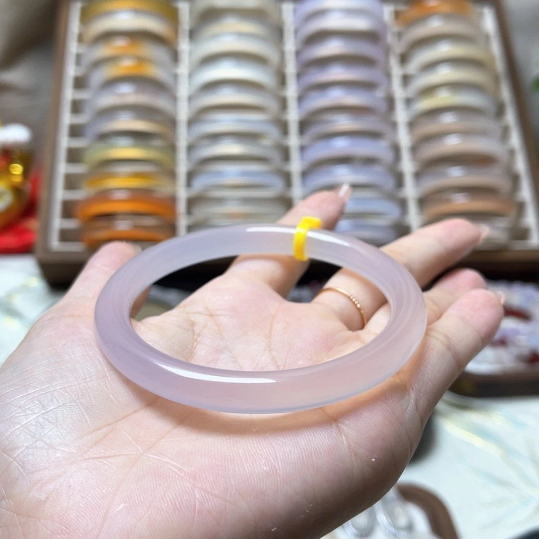 讨***菜玛瑙/玉髓手镯未镶嵌