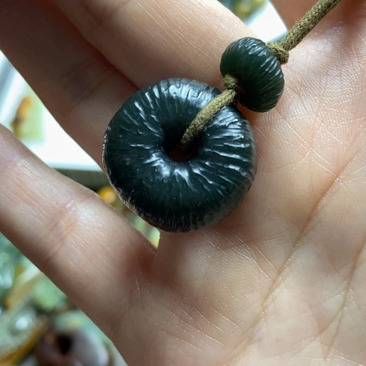 岫岩河磨玉（透闪石质玉）挂坠未镶嵌