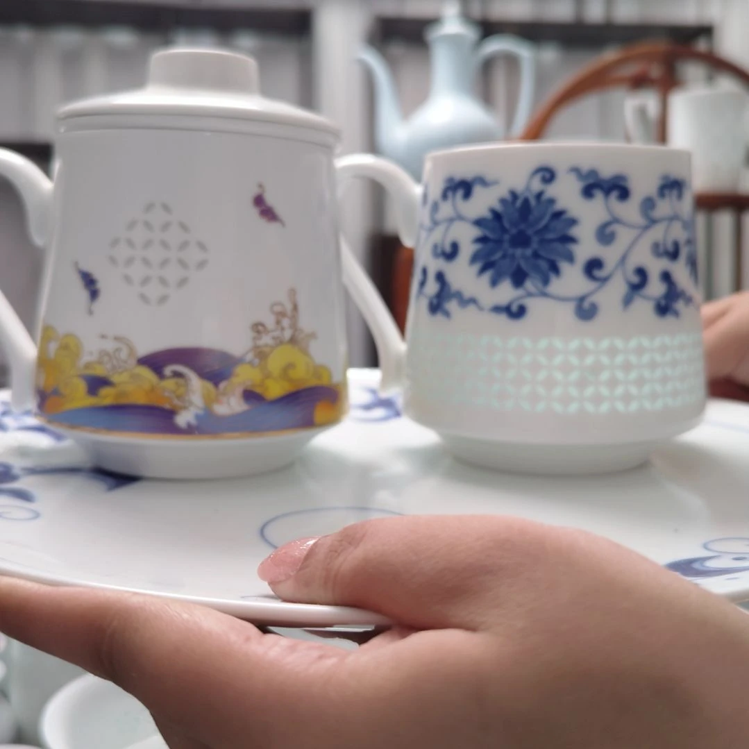 瓷福加缠枝莲茶漏杯各一套